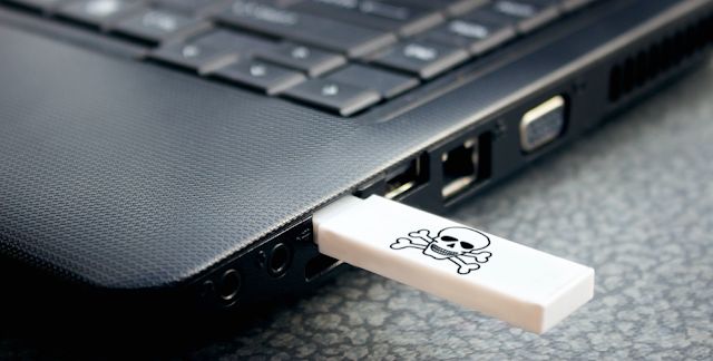 كيفية حظر ومنع استخدام محركات أقراص USB المحمولة الخارجية على حاسوبك بنظام ويندوز 10