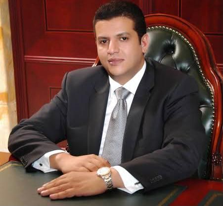 الدكتور خالد عزازى
