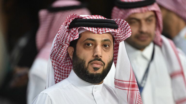 الزمالك يزيل صورة "ترك آل الشيخ" من النادي