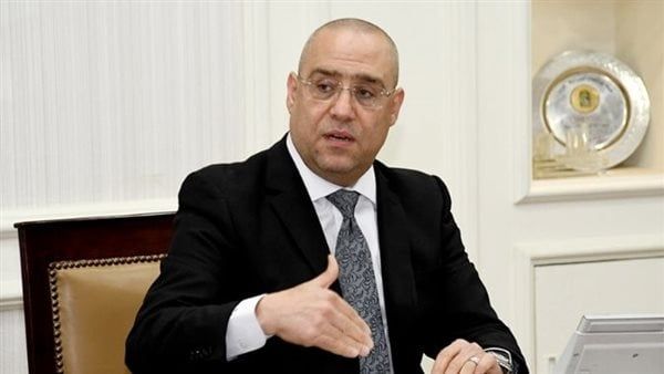 الإسكان: إزالة دور مخالف بأحد العقارات واسترداد 3 وحدات سكنية بمدينة الشروق