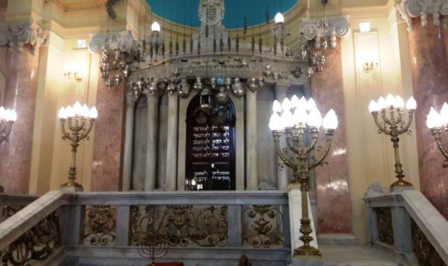 شاهد.. لأول مرة جولة داخل المعبد اليهودى بالإسكندرية بعد ترميمه منذ 1881
