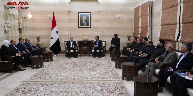 المهندس عرنوس يبحث مع وفد إيراني برئاسة محافظ البنك المركزي آفاق تعزيز وتطوير علاقات التعاون