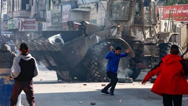 مخيم جنين ينزف، تصعيد إسرائيلي على الضفة الغربية.. لقطات صادمة للحظة استشهاد طفل فلسطيني برصاص الاحتلال.. واستشهاد 230 فلسطينيا منذ 7 أكتوبر