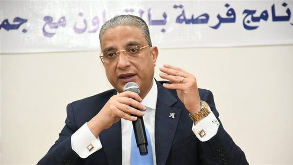 محافظ الفيوم يتابع خطط الرصف في الموازنة الاستثمارية الحالية والمنتهية