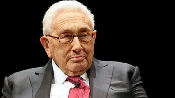 التاريخ الأسود لثعلب أمريكا المراوغ هنري كيسنجر.. قدم سلاما هشًّا للدول العربية لحساب إسرائيل.. اعتبره قادة الاحتلال رجلهم في البيت الأبيض.. وصاحب مبادرة تفتيت الشرق الأوسط