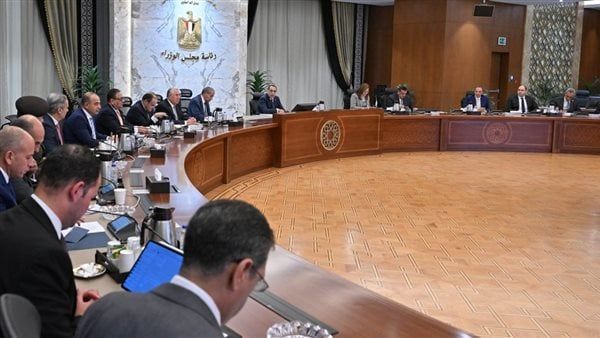 رئيس الوزراء يترأس الاجتماع الأول للجنة ضبط الأسواق وأسعار السلع