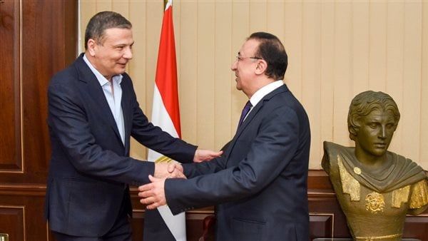 محافظ الإسكندرية يستقبل رئيس البنك الزراعي المصري ضمن مبادرة إيد بإيد