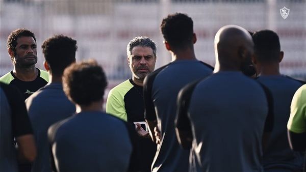 تفاصيل جلسة معتمد جمال مع لاعبي الزمالك في مران اليوم