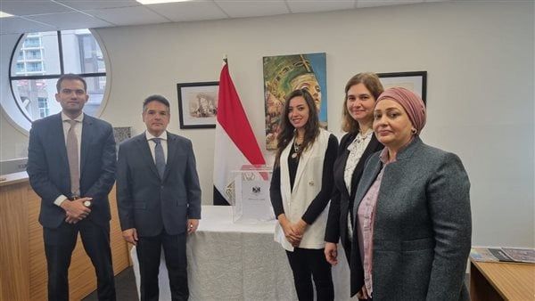توافد المصريين في نيوزيلندا للمشاركة في الانتخابات الرئاسية (صور)