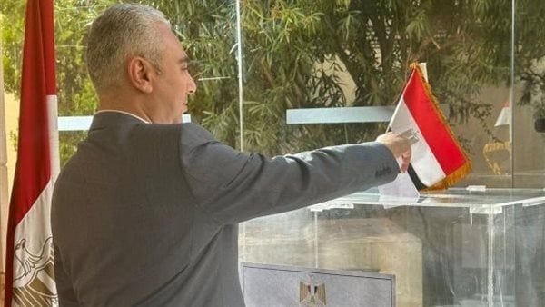 بدء تصويت المصريين بإندونيسيا ولاوس وفيتنام وتايلاند بانتخابات الرئاسة في اليوم الثاني