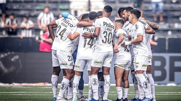 سانتوس البرازيلي يهبط لدوري الدرجة الثانية لأول مرة في تاريخه بعد 111 عامًا.. بيليه ونيمار وروبينيو أبرز أساطير الفريق