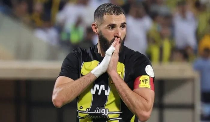 بنزيما يطلب الرحيل عن اتحاد جدة السعودي "بسبب الضغوطات"