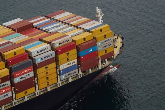 "أونكتاد": تراجع الشحن عبر قناة السويس بـ45% منذ هجمات الحوثيين