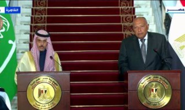 سامح شكرى ردا على سؤال "اليوم السابع": تعليق دعم الأونروا مفاجأة وأمر مدهش