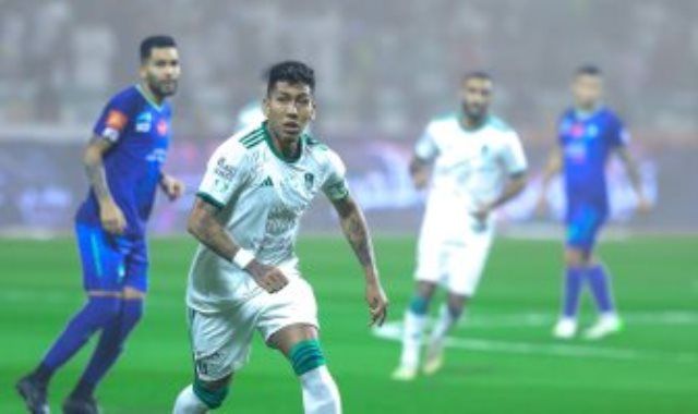 فيرمينو يقود هجوم الأهلى السعودى ضد الزمالك فى نهائى كأس التحدى