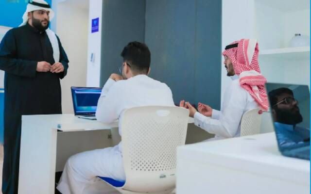 انطلاق برنامج لاستقطاب الكفاءات الوطنية بتقنيات الذكاء الاصطناعي التوليدي