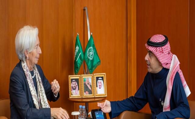 محافظ "ساما" وكرستين لاجارد يبحثان تطورات الأوضاع الاقتصادية العالمية