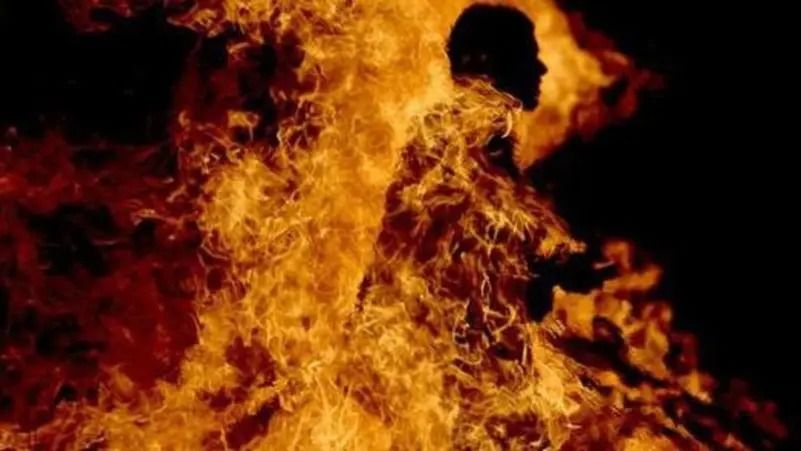 "بوعزيزي الغرام".. شاب الجيزة يشعل النيران في جسده "أمه رفضت خطوبته لحبيبته"