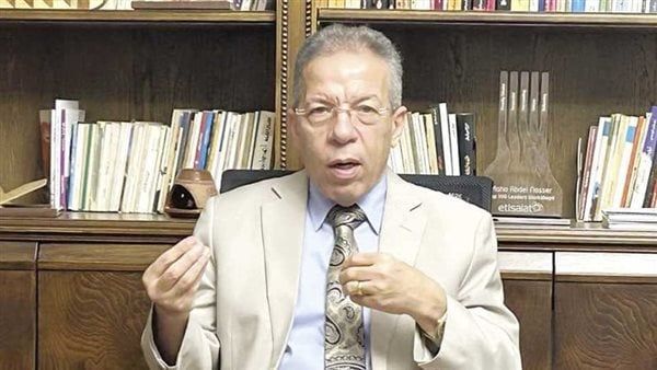 نقيب الأطباء: نأمل تعديل هياكل الأجور وزيادتها أسوة بنظام التأمين الصحي الشامل