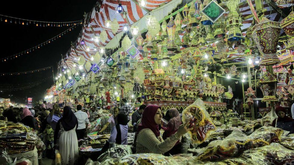عاجل | البحوث الفلكية يحدد موعد بداية شهر رمضان ومواعيد العيدين