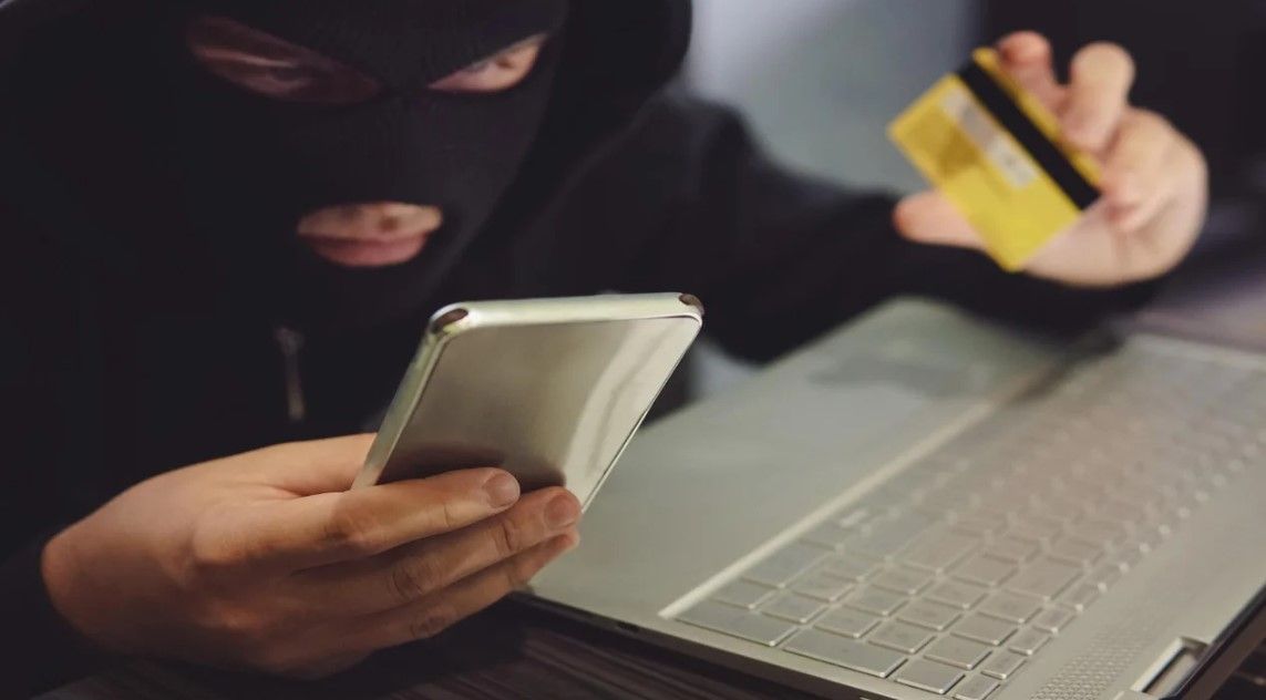 احذر .. أشهر 5 طرق للاحتيال المالي قد تتعرض لها عن طريق الذكاء الاصطناعي
