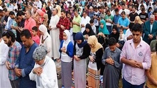 الأزهر يحذر من اختلاط الرجال بالنساء في صلاة عيد الفطر
