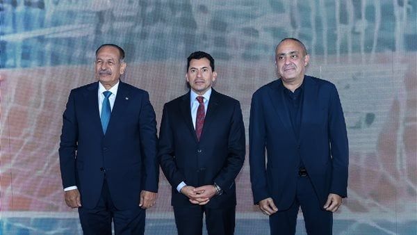 المتحدة توقع عقد رعاية لمنتخب اليد في احتفالية الفوز بأفريقيا والتأهل للأولمبياد