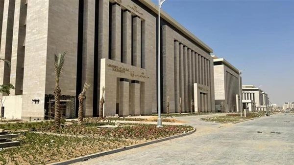 مزاد علني لبيع عدد من الوحدات التجارية والإدارية والمهنية