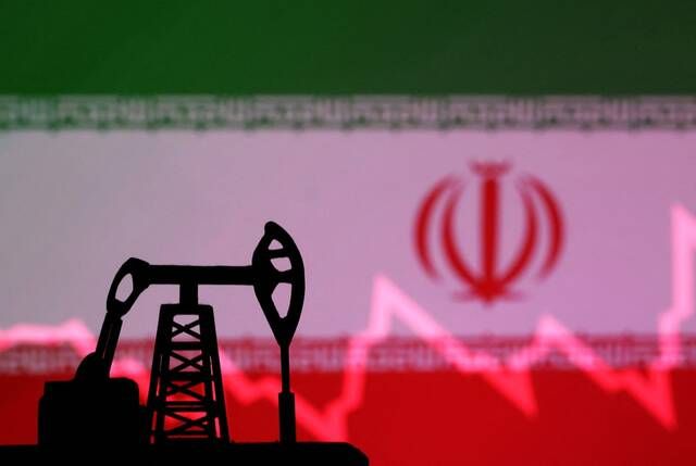 النفط يقفز 3% إثر الهجوم الإسرائيلي على إيران