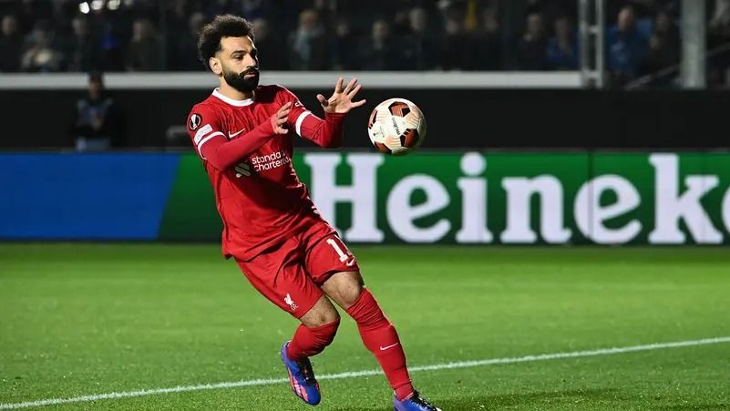 أسطورة ليفربول: صلاح "أصبح ضعيفًا" بعدما حوَّله منتخب مصر إلى "ظل"