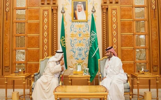ولي العهد يبحث مع أمير الكويت فرص تنمية العلاقات في مختلف المجالات