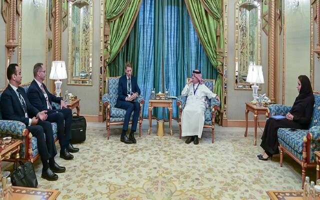 وزير التجارة يجتمع مع وزراء ومسؤولين بالمنتدى الاقتصادي العالمي