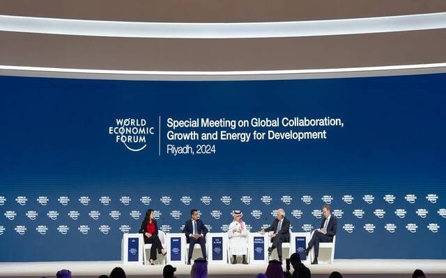 المنتدى الاقتصادي بالرياض يختتم أعماله بكشف خطط دفع العمل المناخي وتحول الطاقة