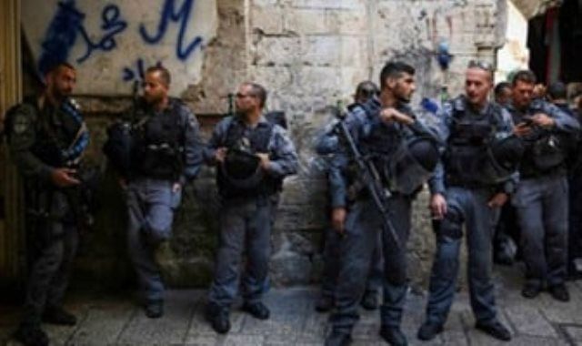 فيديو يوثق لحظة طعن جنود إسرائيليين فى القدس ومقتل السائح التركى