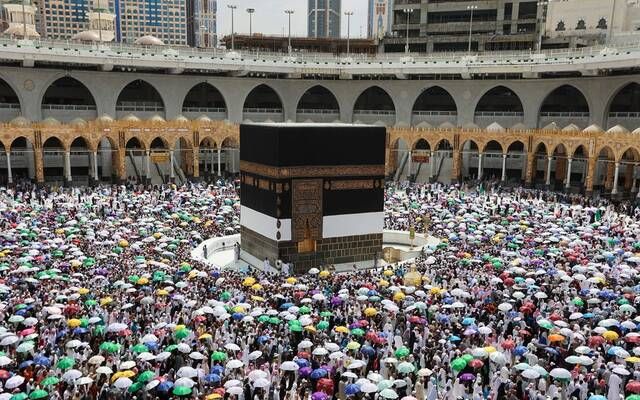 "الحج والعمرة " تتيح لضيوف الرحمن تقييم الخدمات عبر بطاقة "نسك" الذكية