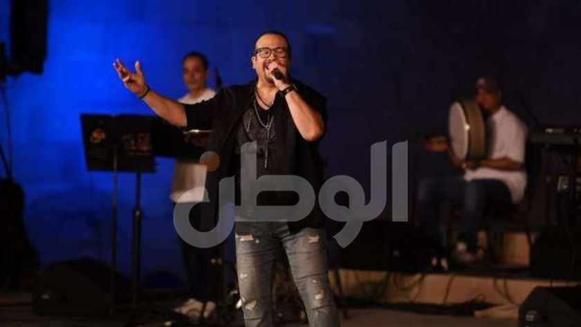 هشام عباس يحيي حفلا غنائيا بمهرجان القلعة للموسيقى الليلة
