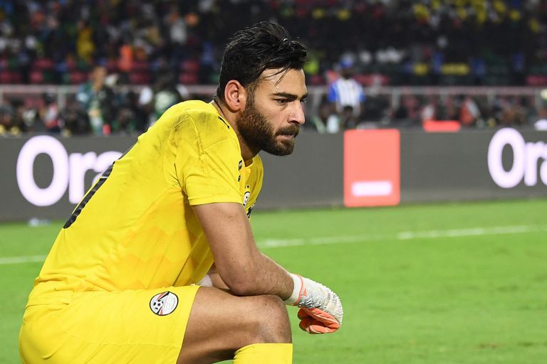أزمة جديدة لـ"أبو جبل".. رسائل حارس المنتخب «بعد الطلاق»