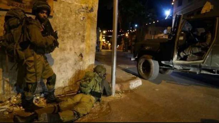 إعلام فلسطيني: اشتباكات عنيفة مع جيش الاحتلال خلال اقتحام مخيم طولكرم