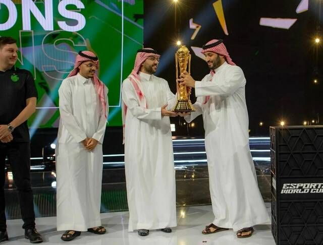 بجوائز 60 مليون دولار.. ولي العهد يتوّج بطل كأس العالم للرياضات الإلكترونية
