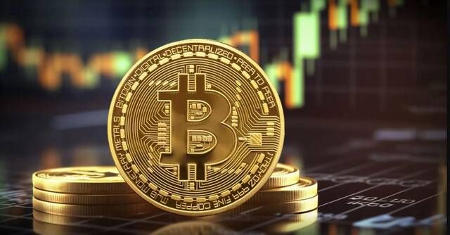بيتكوين تقفز لأعلى مستوى في شهر قرب 64 ألف دولار