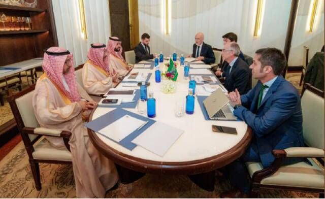 الخريف يبحث توطين صناعتي طائرات "درون" والسيارات مع شركات إسبانية