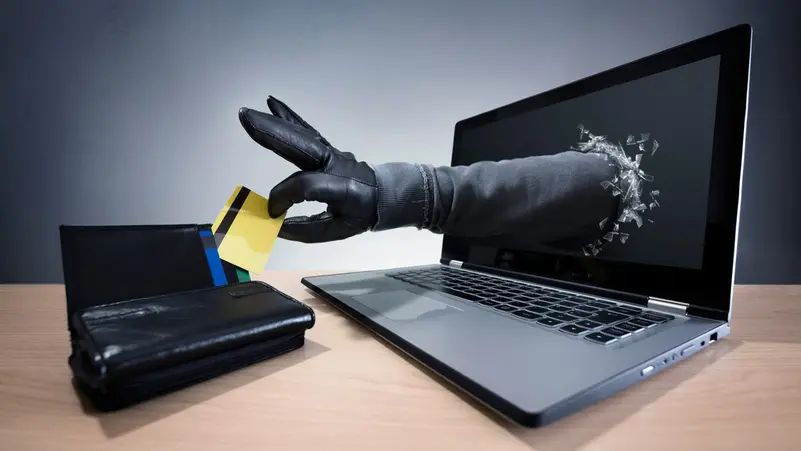 لإنقاذ نفسك من "الفخ".. "روشتة كاملة" لحماية أموالك من السرقة أثناء "التسوق الإليكتروني"