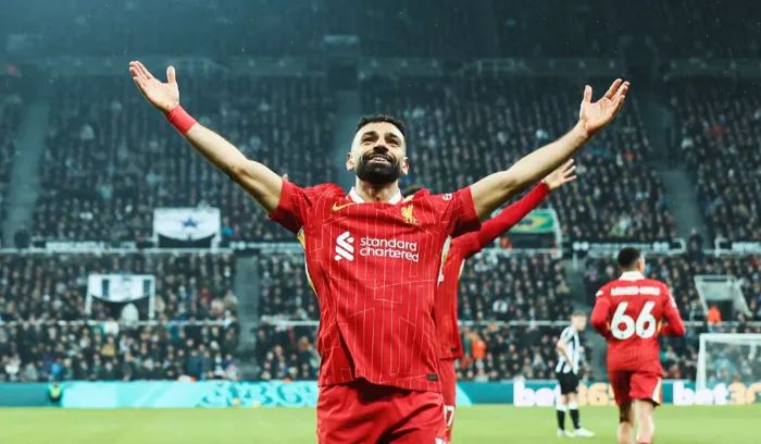 صلاح يكسر "رقم روني التاريخي" ويتفوق على "هالاند" في سباق هدافي "البريمرليج"