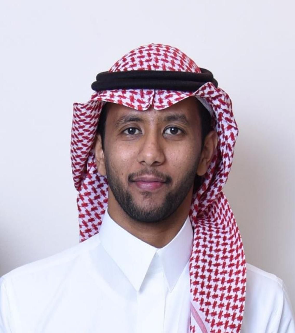«خاطر» وديوانية القلم الذهبي