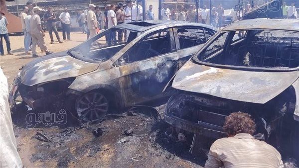 النيران تلتهم جراج سيارات في أم بيومي بالقليوبية (صور)