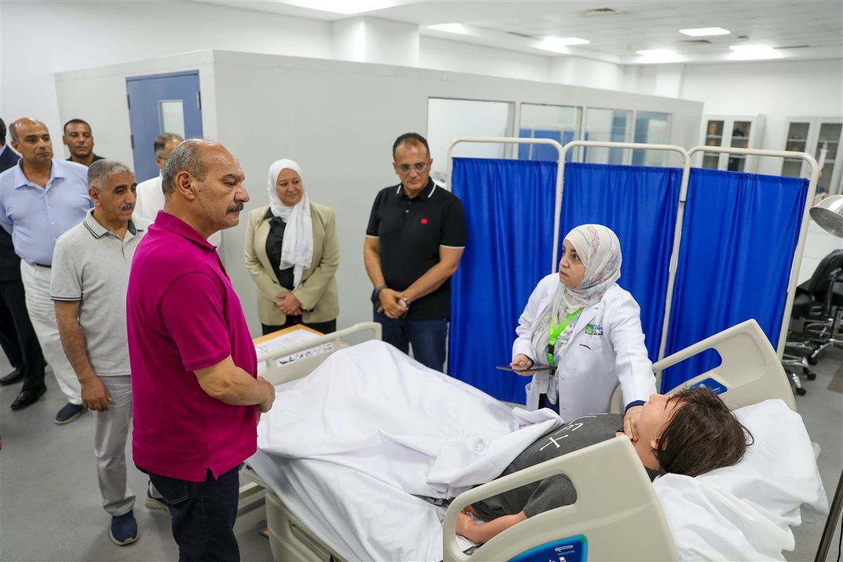 محافظ السويس يتفقد جامعة الجلالة