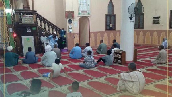 "أوقاف قنا" تعقد مجالس لقراءة "الشمائل المحمدية" للتعريف بهدي النبي وأخلاقه (صور)