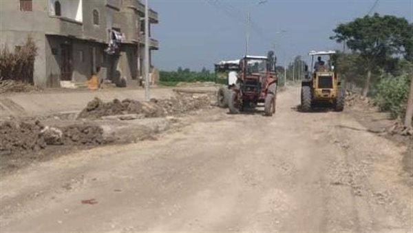 بدء أعمال رصف طريق جسر ترعة فرهاش بكوم حمادة في البحيرة بطول 4 كم