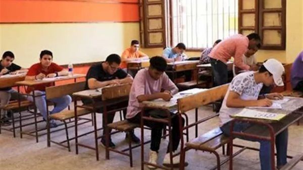 طلاب الثانوية العامة الدور الثاني يؤدون اليوم امتحان "الإحصاء واللغة الأجنبية الثانية والأحياء"