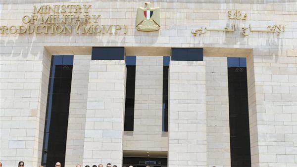 وزير الإنتاج الحربي يلتقي الحاصلين على الدورات والبرامج التدريبية المتخصصة